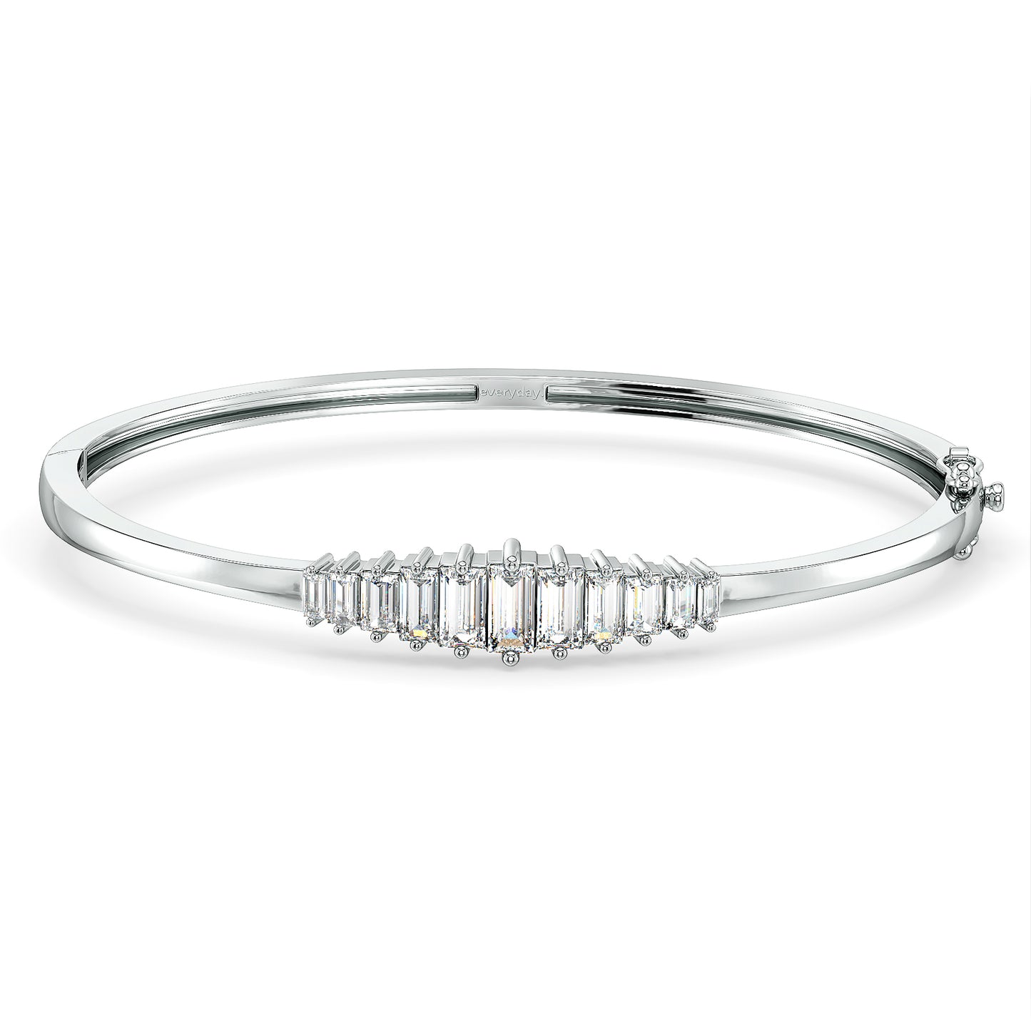 THEA BAGUETTE CUT LAB GROWN DIAMONDS OVAL BANGLE, GOLD