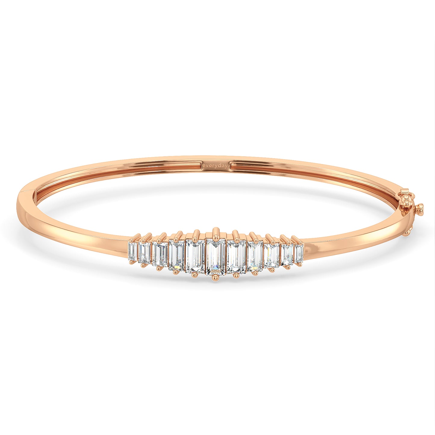 THEA BAGUETTE CUT LAB GROWN DIAMONDS OVAL BANGLE, GOLD